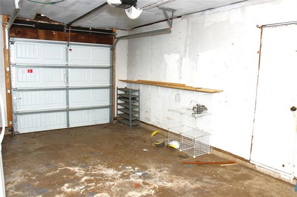 Garage, Interior