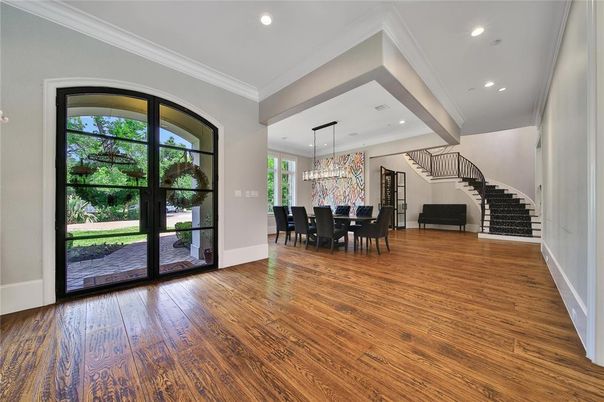 Chandelier, Dining room, Interior, Recessed Lighting, Wood Texture Flooring