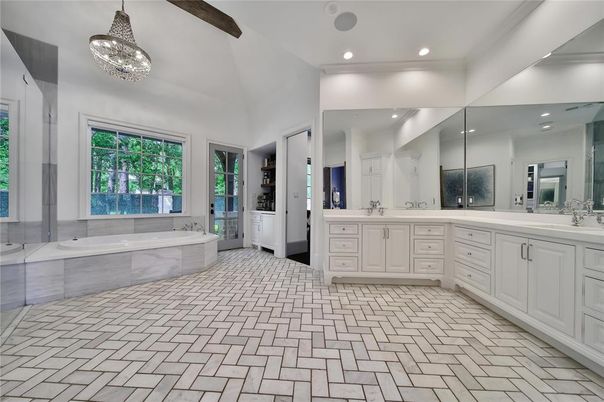 Bathroom, Dual Sink Vanities, Interior, Recessed Lighting, Wooden Beams