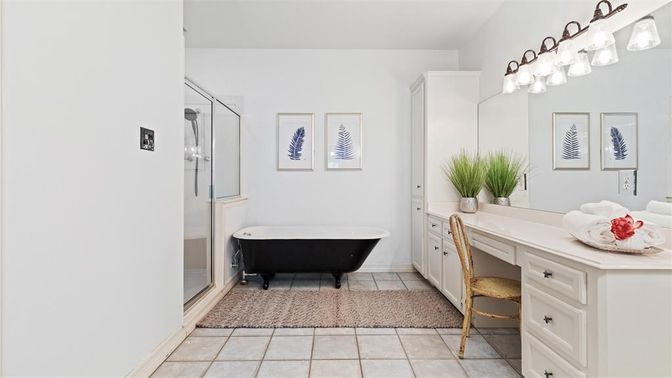 Bathroom, Free Standing Baths, Interior