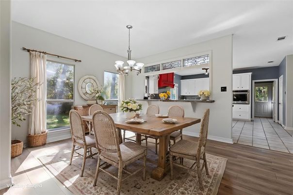 Chandelier, Dining room, Interior, Kitchen, Wood Texture Flooring