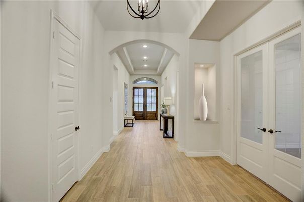 Interior, Pendant Lights, Recessed Lighting, Wood Texture Flooring