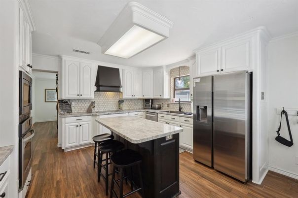 Interior, Kitchen, Stainless Steel Appliances, Wood Texture Flooring