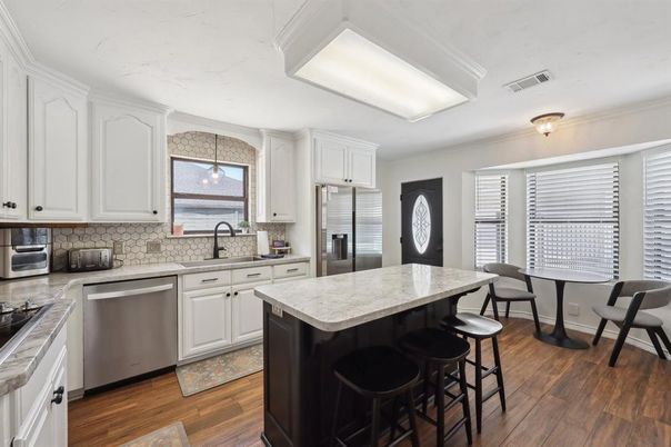 Dining room, Interior, Kitchen, Stainless Steel Appliances, Wood Texture Flooring