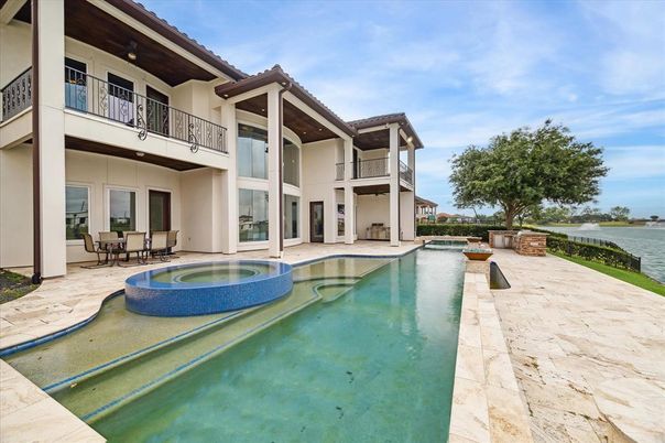 Exterior, Pool, Water