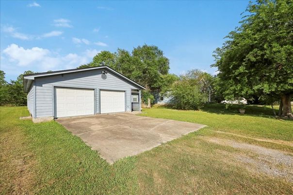 Backyard, Detached Garage, Exterior