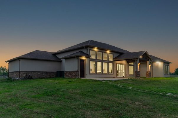 Backyard, Exterior, Facade, Modern