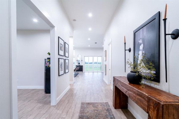Interior, Recessed Lighting, Wood Texture Flooring