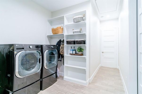 Interior, Washer, Wood Texture Flooring