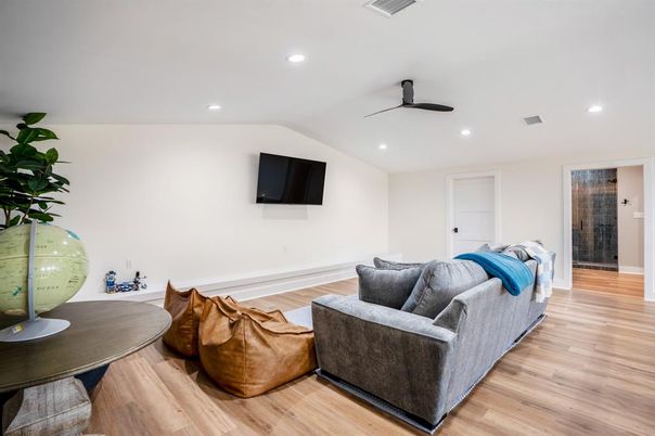 Interior, Living room, Recessed Lighting, Wood Texture Flooring