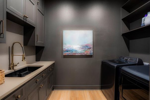 Interior, Washer, Wood Texture Flooring
