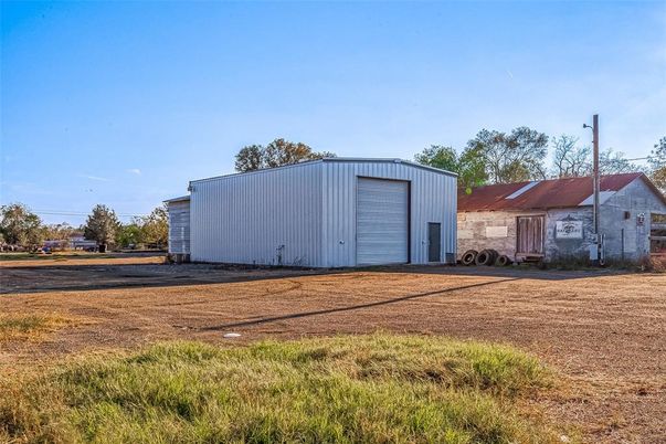 Backyard, Detached Garage, Exterior