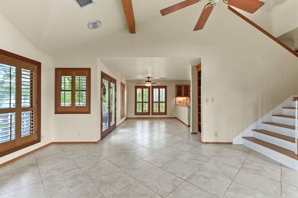 Empty room, Interior, Wooden Beams