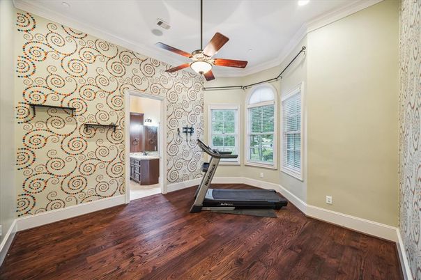 Fitness Equipment, Interior, Recessed Lighting, Wood Texture Flooring