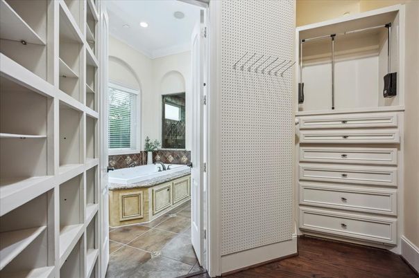 Interior, Recessed Lighting, Walk-in Closets, Wood Texture Flooring