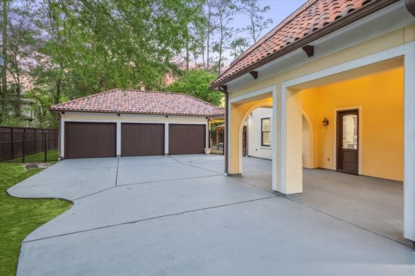 Detached Garage, Exterior