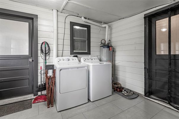 Interior, Washer