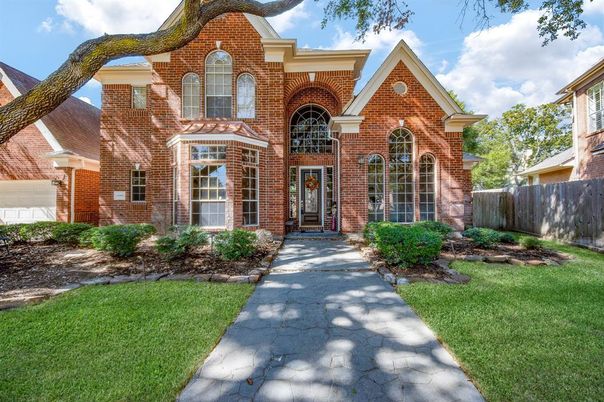 Exterior, Facade, Brick Facade, Brick Traditional