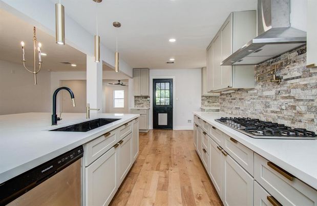 Interior, Kitchen, Pendant Lights, Recessed Lighting, Wood Texture Flooring