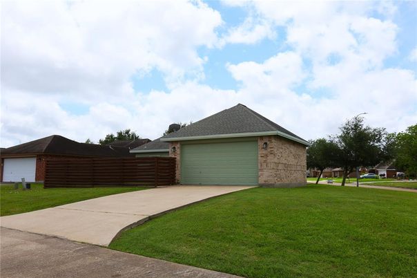 Backyard, Detached Garage, Exterior