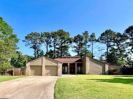 Backyard, Detached Garage, Exterior