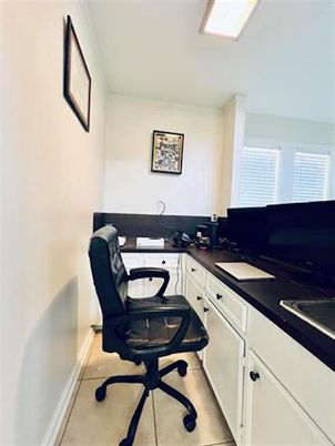 Home Office, Interior