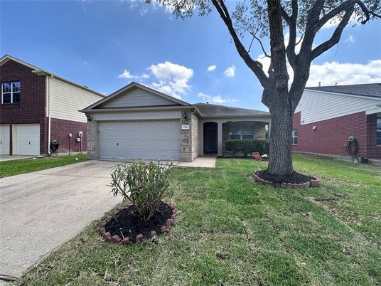 Attached, Exterior, Facade, Brick Facade, Ranch