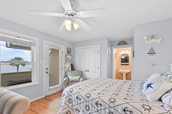 Bedroom, Interior, Water, Wood Texture Flooring