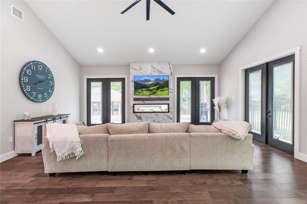 Interior, Living room, Recessed Lighting, Wood Texture Flooring