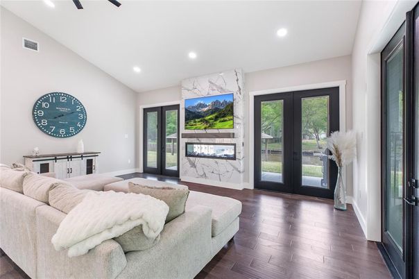 Interior, Living room, Recessed Lighting, Wood Texture Flooring