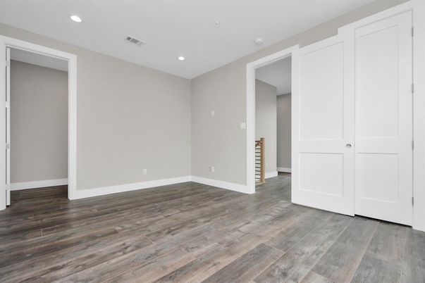 Empty room, Interior, Recessed Lighting, Wood Texture Flooring