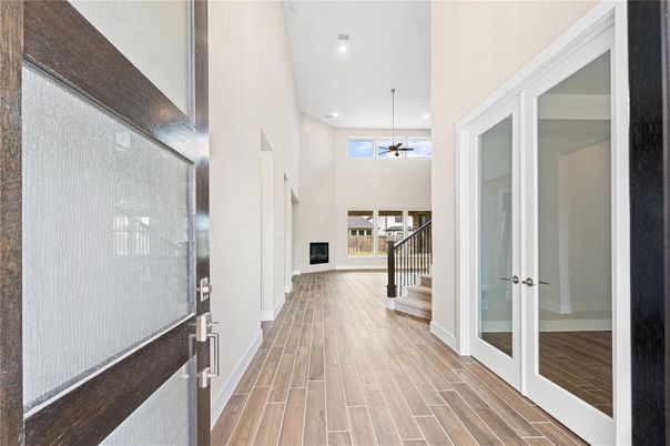 Interior, Pendant Lights, Recessed Lighting, Wood Texture Flooring