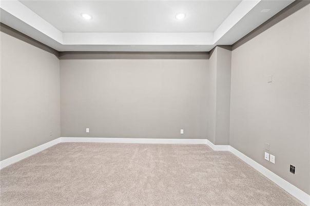 Empty room, Interior, Recessed Lighting