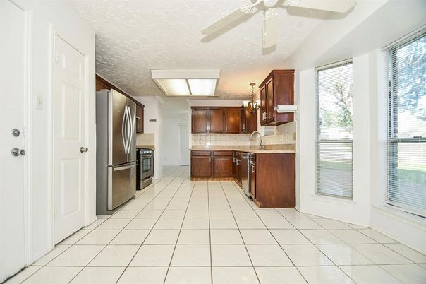 Chandelier, Interior, Kitchen, Stainless Steel Appliances