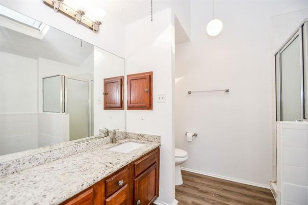 Bathroom, Interior, Pendant Lights, Wood Texture Flooring