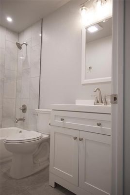 Bathroom, Interior, Recessed Lighting