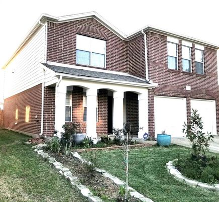 Exterior, Facade, Brick Facade, Brick Traditional