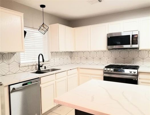 Interior, Kitchen, Pendant Lights, Stainless Steel Appliances