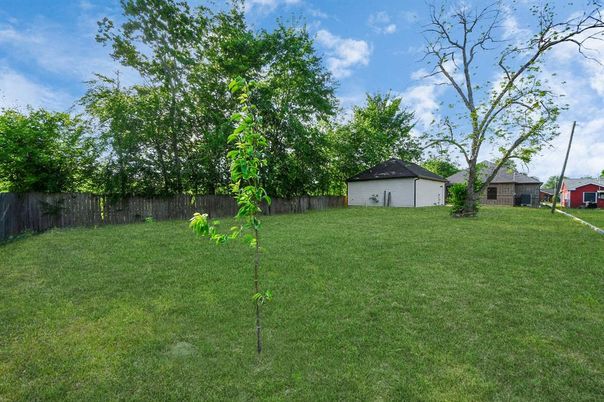 Backyard, Detached Garage, Exterior