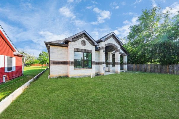 Backyard, Exterior, Facade, Farmhouse