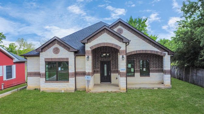Exterior, Facade, Brick Facade, Brick Traditional
