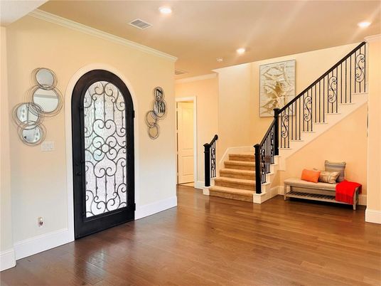 Interior, Recessed Lighting, Wood Texture Flooring