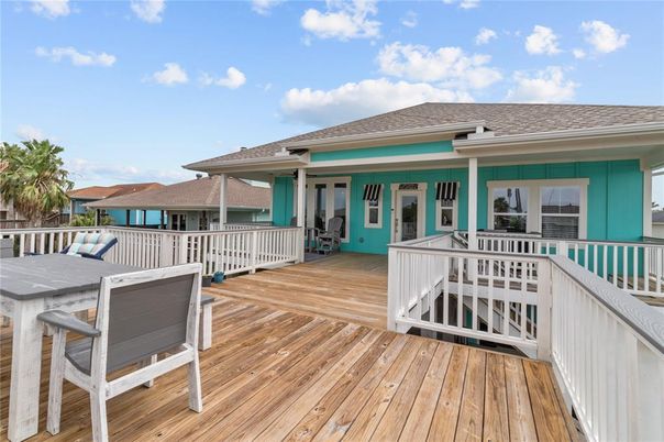 Exterior, Wood Texture Flooring