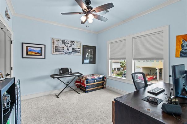 Home Office, Interior