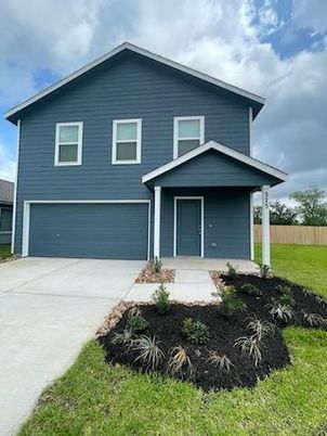 Attached, Exterior, Facade, American Craftsman