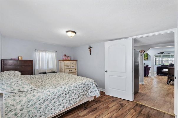 Bedroom, Interior, Piano, Wood Texture Flooring