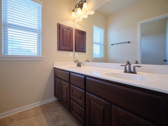 Bathroom, Dual Sink Vanities, Interior