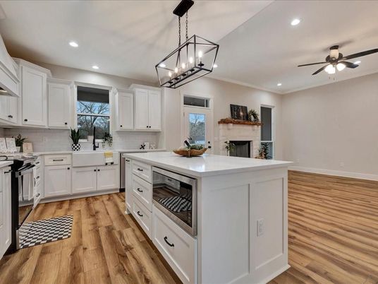 Fireplace, Interior, Kitchen, Pendant Lights, Recessed Lighting, Wood Texture Flooring