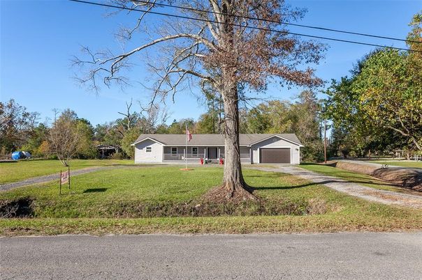 Backyard, Detached Garage, Exterior