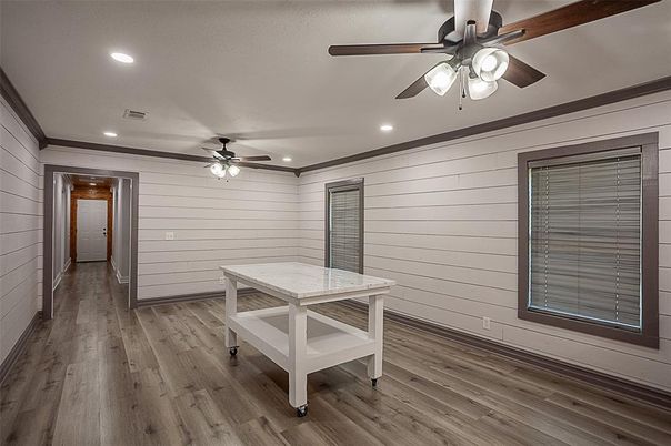 Interior, Recessed Lighting, Wood Texture Flooring